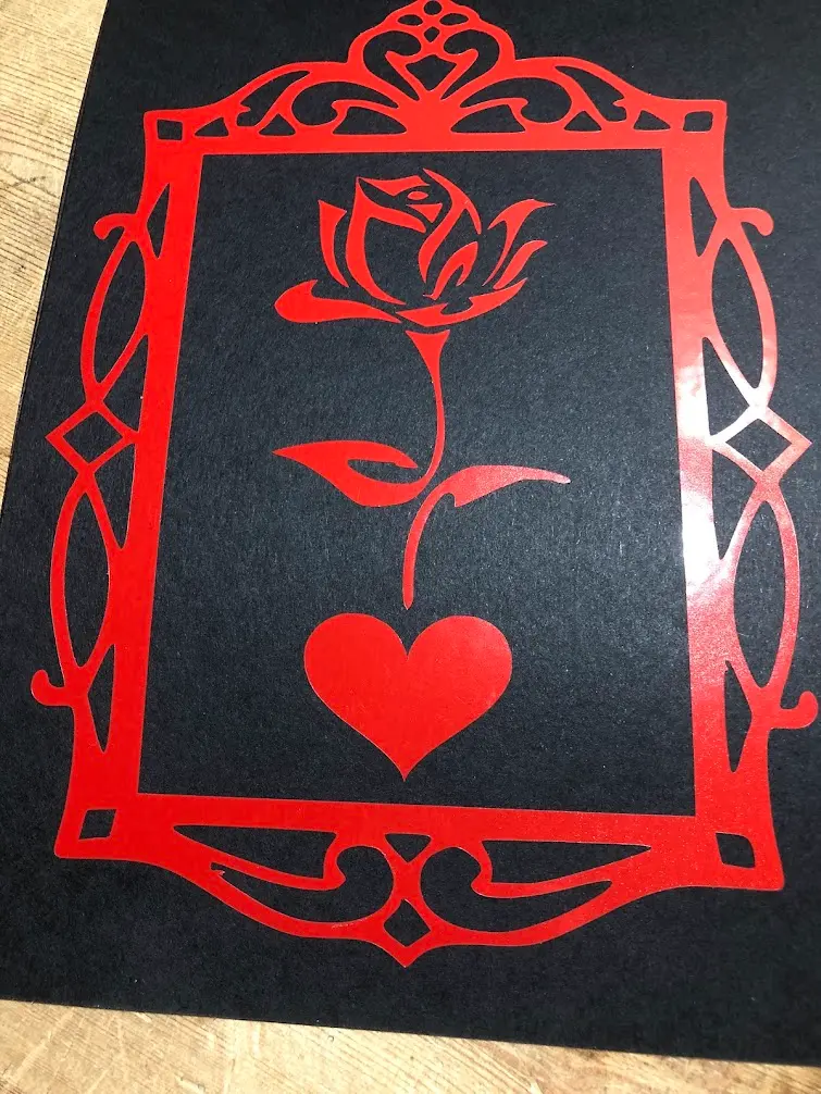 Cornice con rosa e cuore/vinile